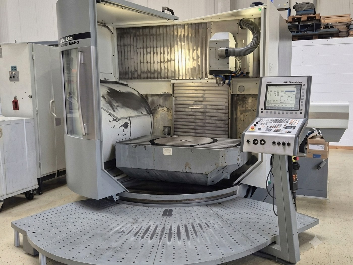 Fraiseuse CNC 5 axes — atelier usinage SOMEGE Buchelay Yvelines